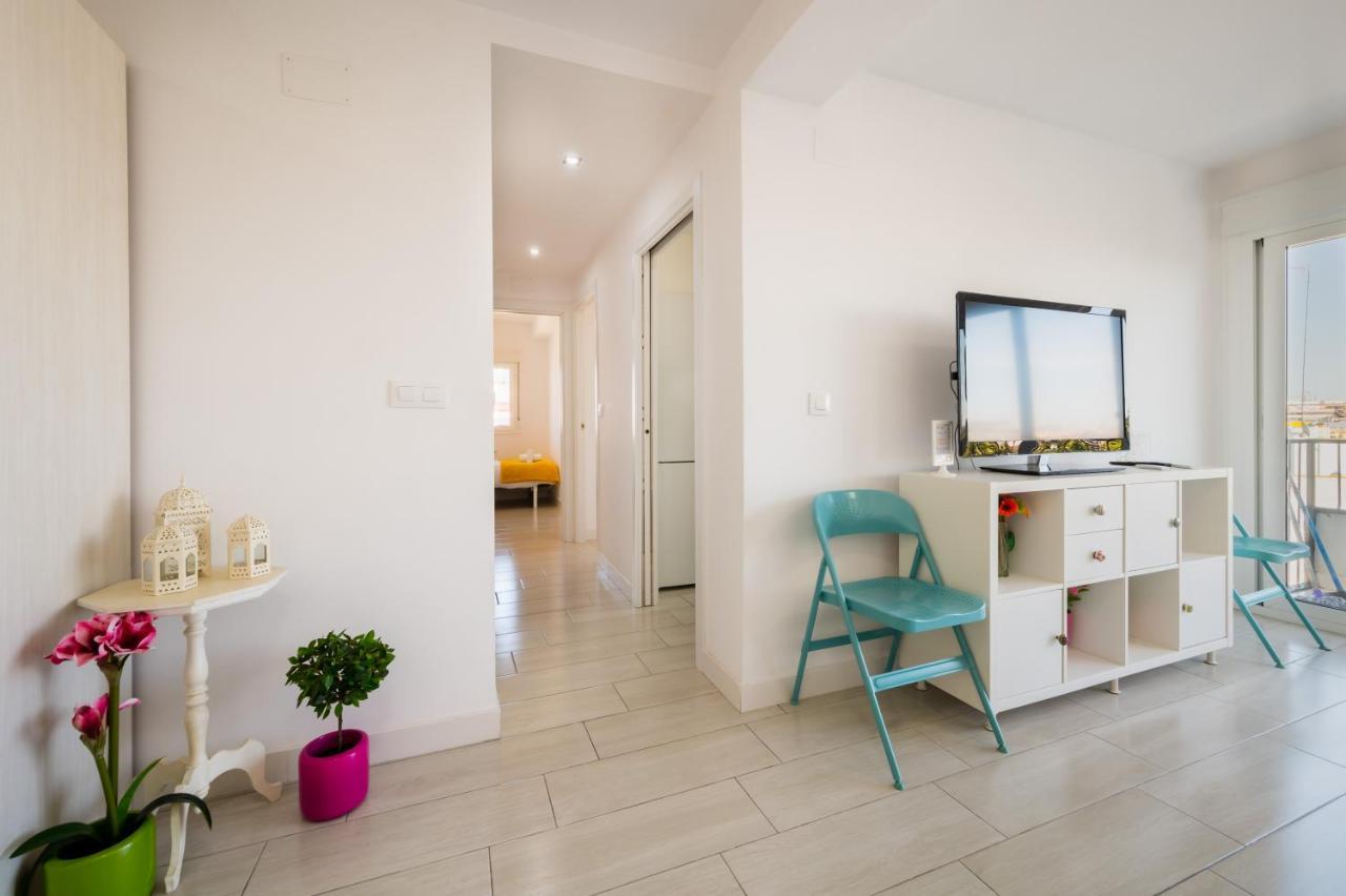 Wide And Colourful- 3bd 1bth- Triana Siviglia