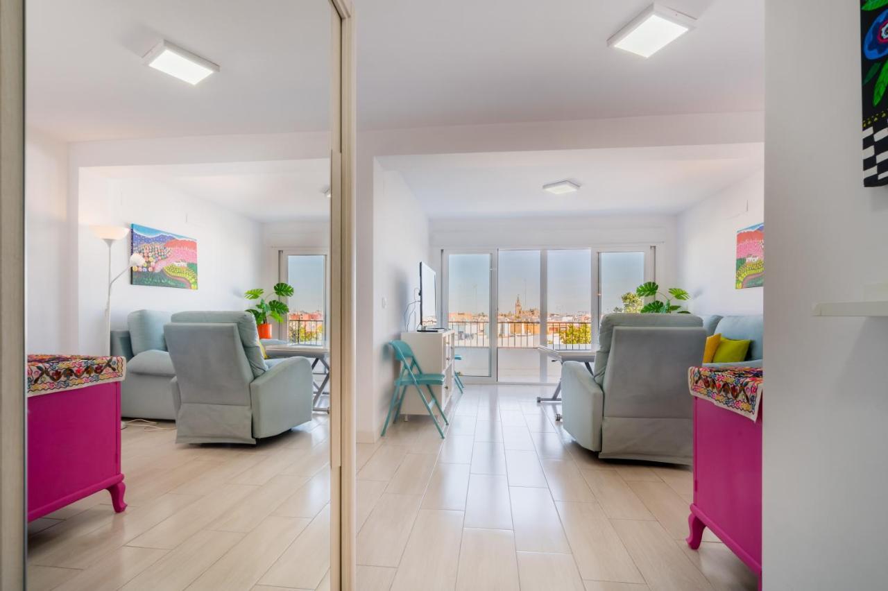 Wide And Colourful- 3bd 1bth- Triana * Siviglia