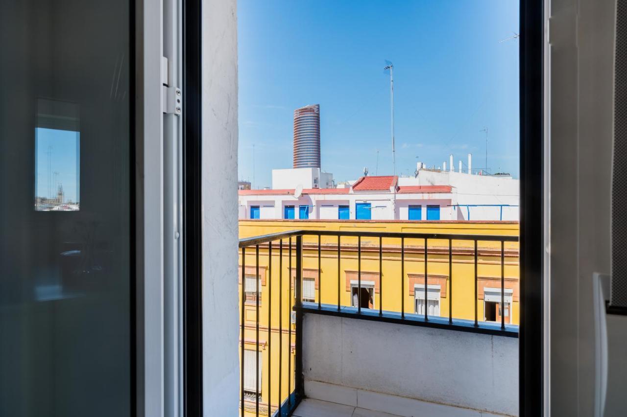 Wide And Colourful- 3bd 1bth- Triana Appartamento
